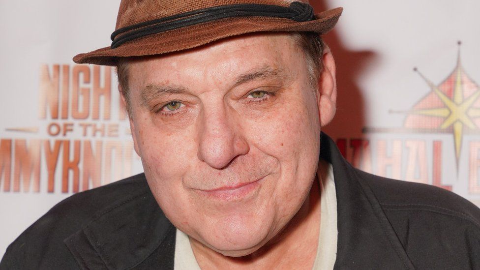 After suffering from a brain aneurysm, Tom Sizemore may quit acting